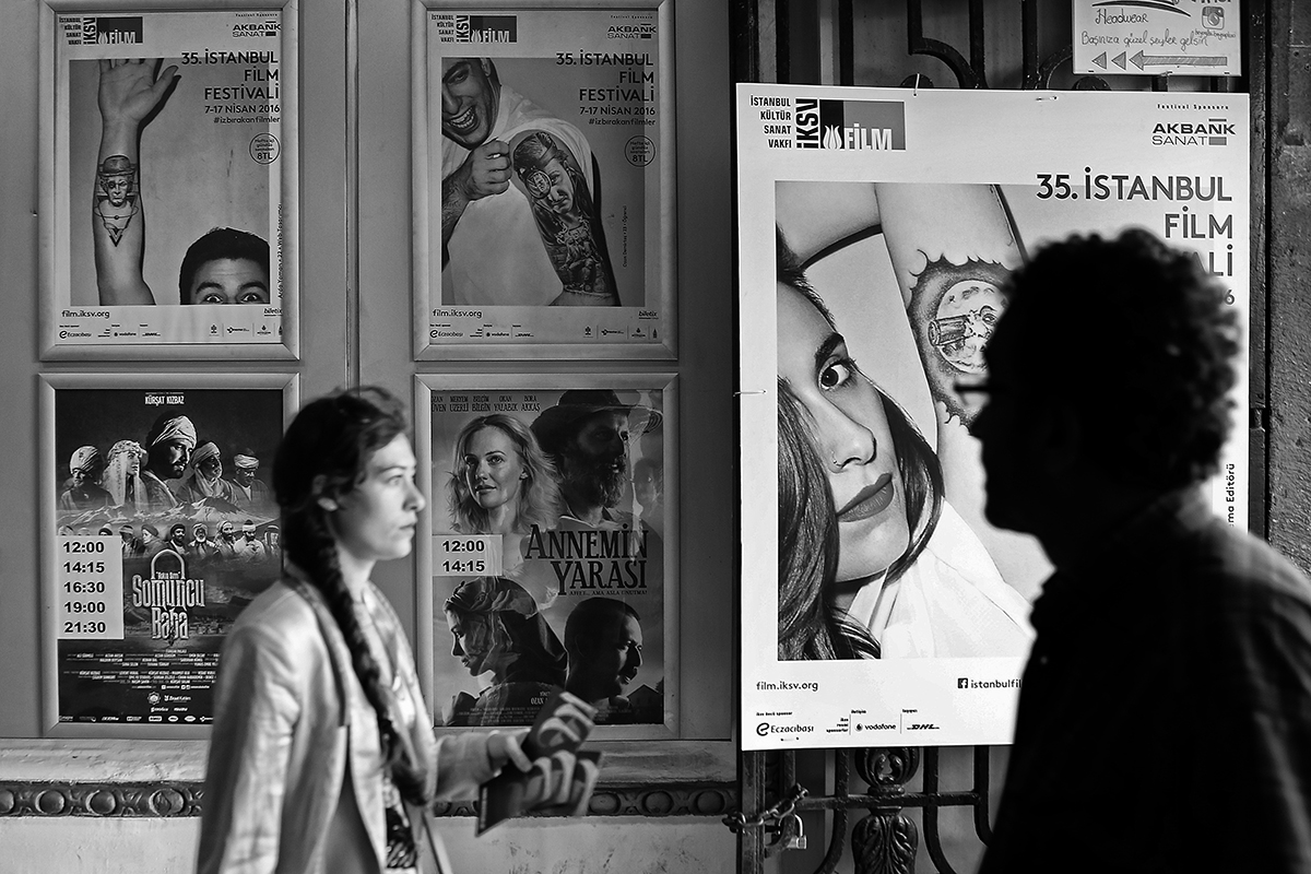 #98 —Beyoğlu, Atlas Pasajı -  
İstanbul Film Festivali 35. yılında da Atlas Sineması'nda sanatseverlerle buluşuyor.