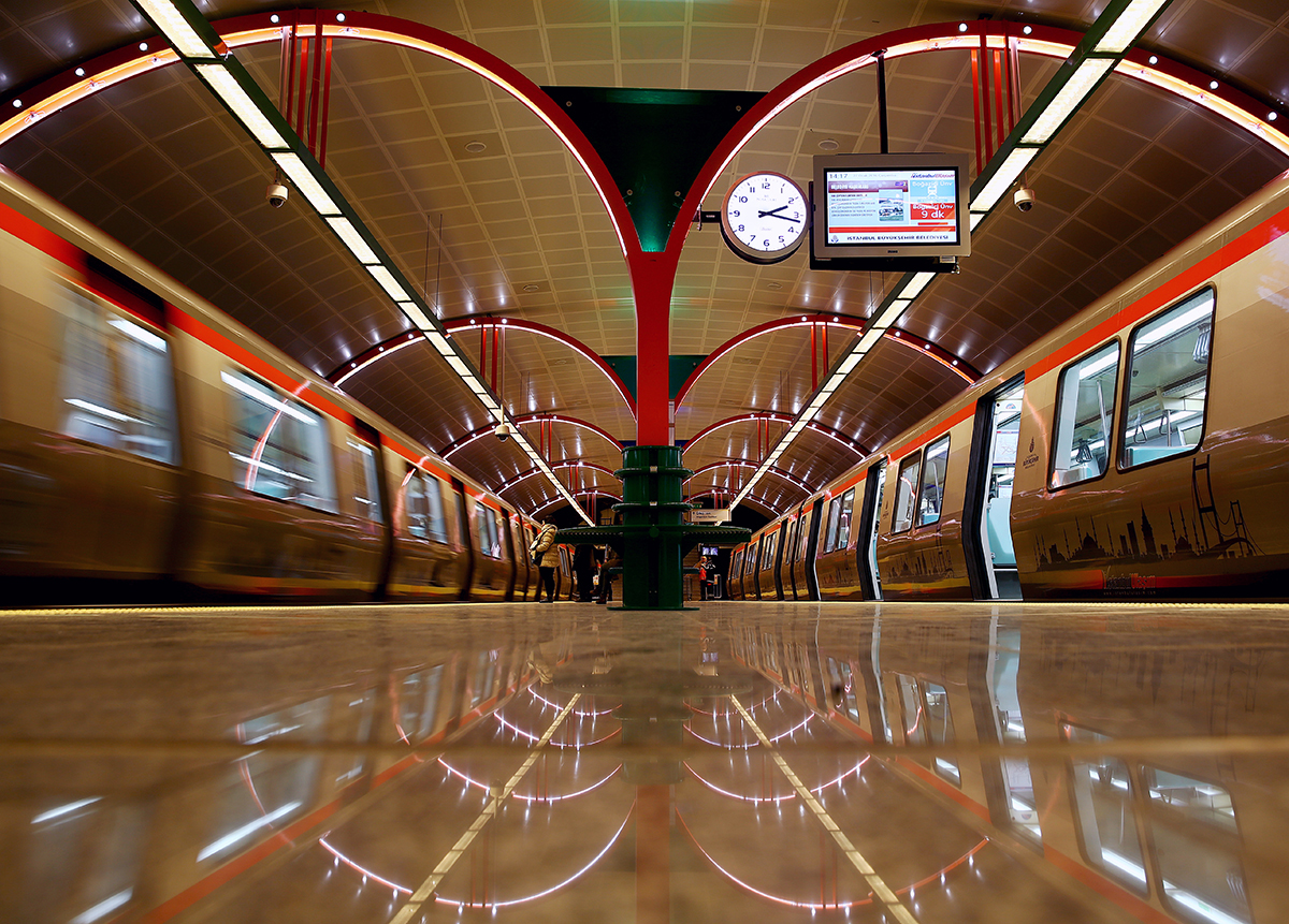 #27 —Levent - 
Levent - Hisarüstü metro hattı, Nispetiye durağı.