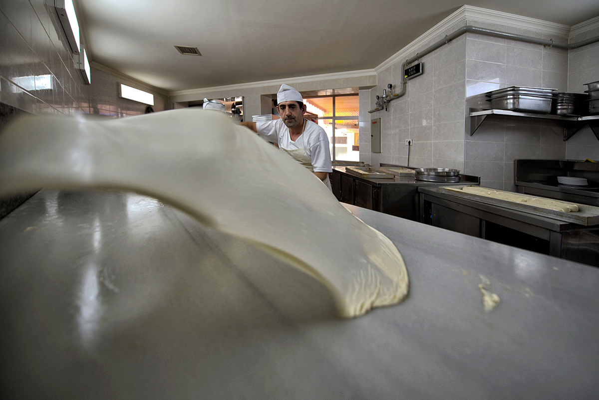 Day 67 —Beykoz –
Necati Demirbaş from Kastamonu has 5 daughters.
He has been working as a pastry hand for 14 years.
