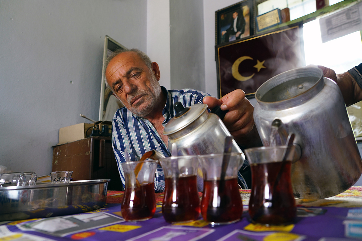 #155 —Beşiktaş, Karanfilköy - 
52-year-old veteran scrap merchant Hakkı from Niğde is troubled about maintaining his livelihood.
