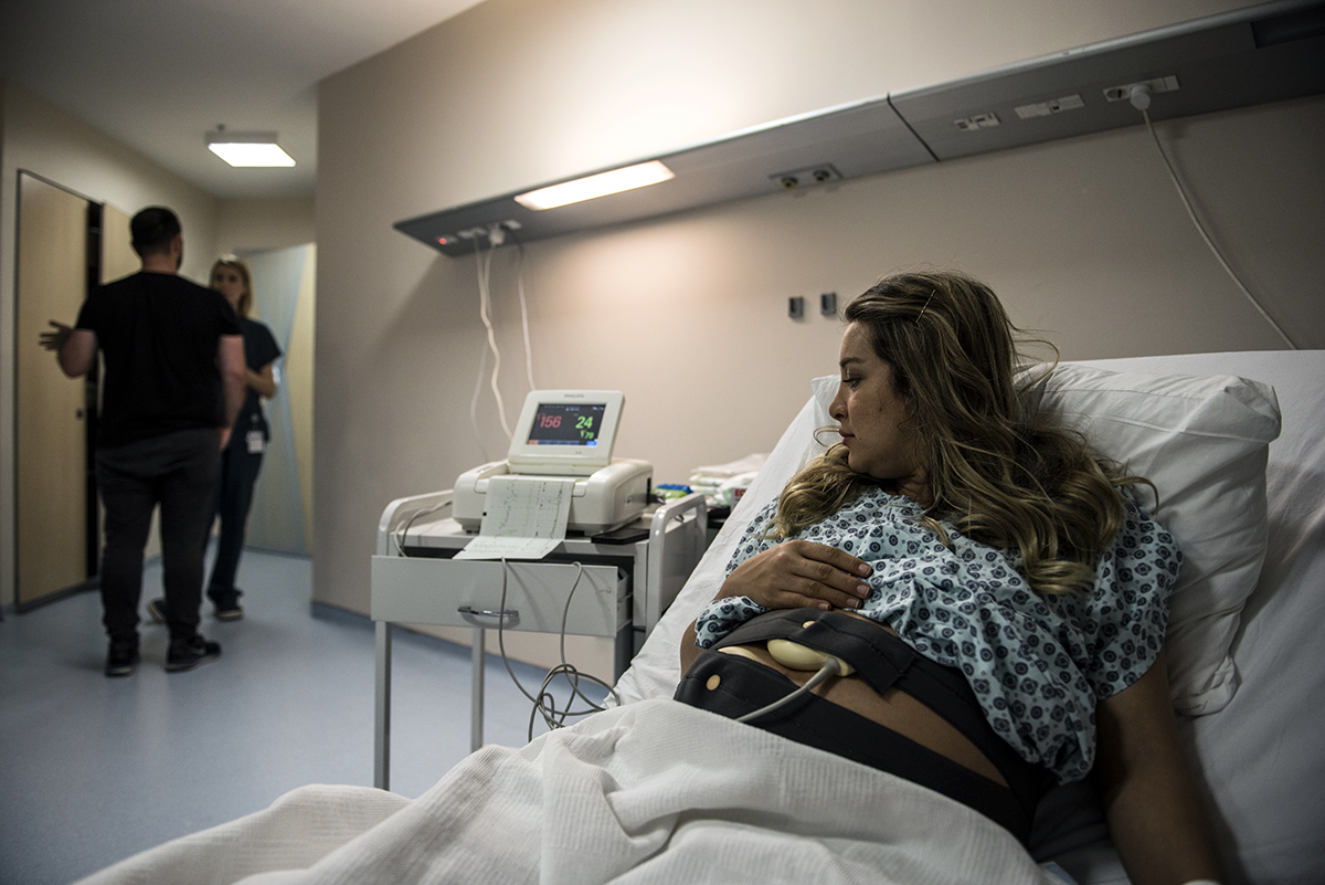 176.Gün —Kozyatağı -  
Yeditepe Hastanesi. 
İlk bebeğinin doğumunu bekleyen anne.