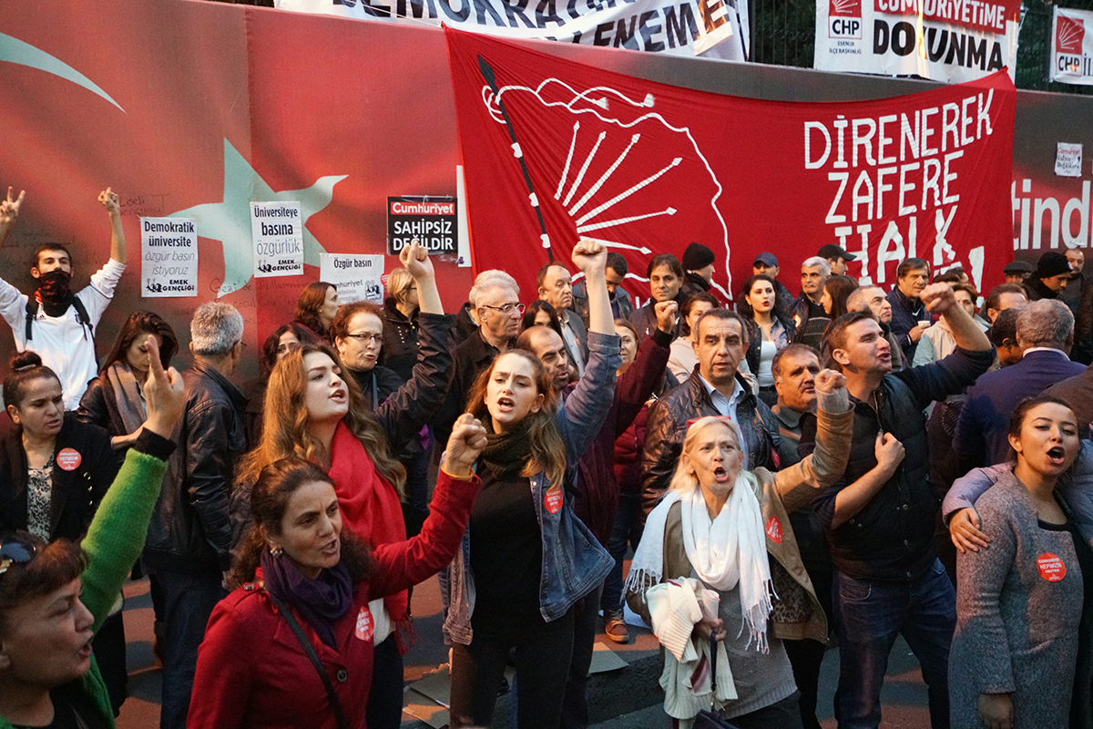 Day 311 —Şişli – 
''Free Press'' demonstrations.
