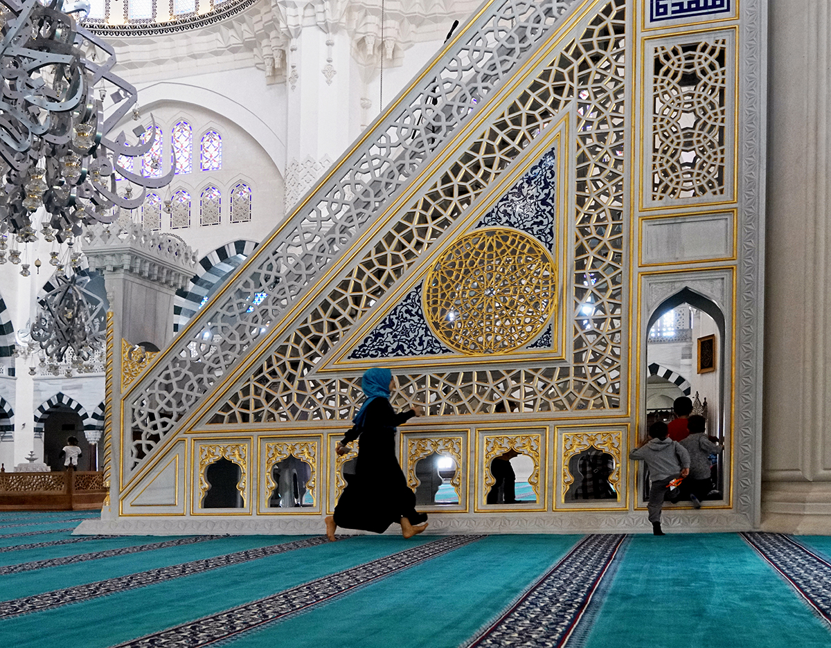 286.Gün —Ataşehir - 
Mimar Sinan Camii'nde kreş çocukları. 